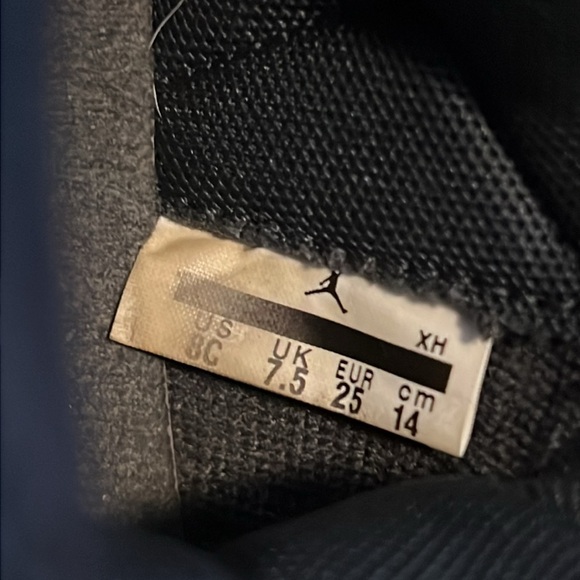 NIKE AIR JORDAN 1 RETRO size 8c - Picture 14 of 14